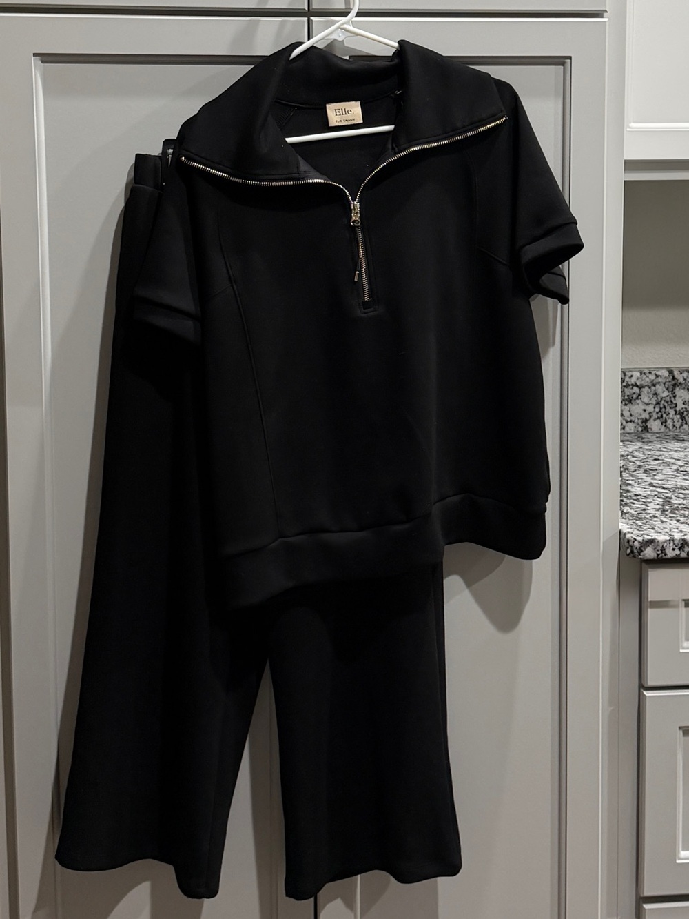 Elie Tahari Black Short-Sleeve Zip Pullover with Wide-Leg Pants